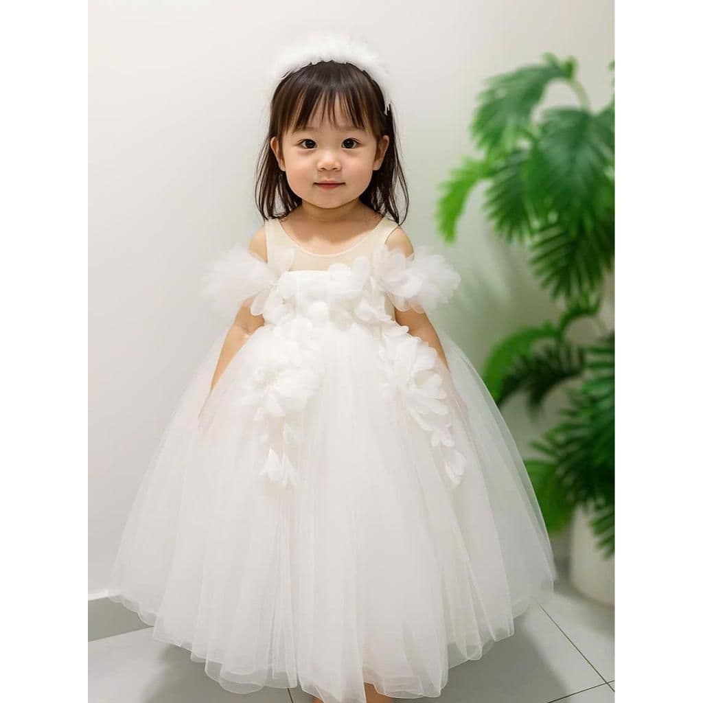 Long Falling-Petals Princess Dress (hair clip)